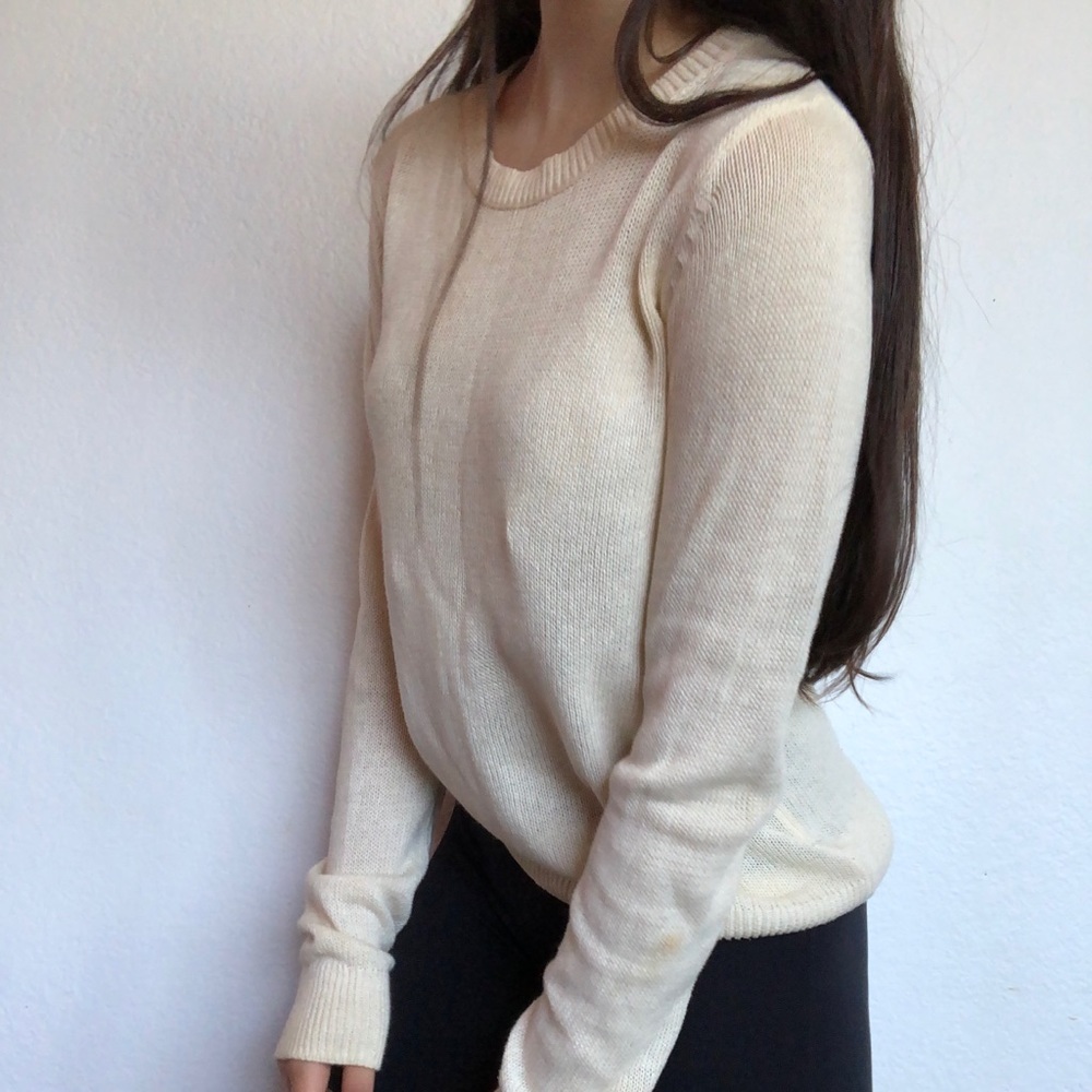 WHITE KNITTED LONG SLEEVE SWEATER